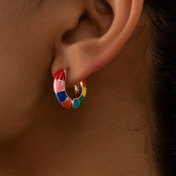 ✨Free People Ithaca Huggie Earrings - Picture 2 of 7